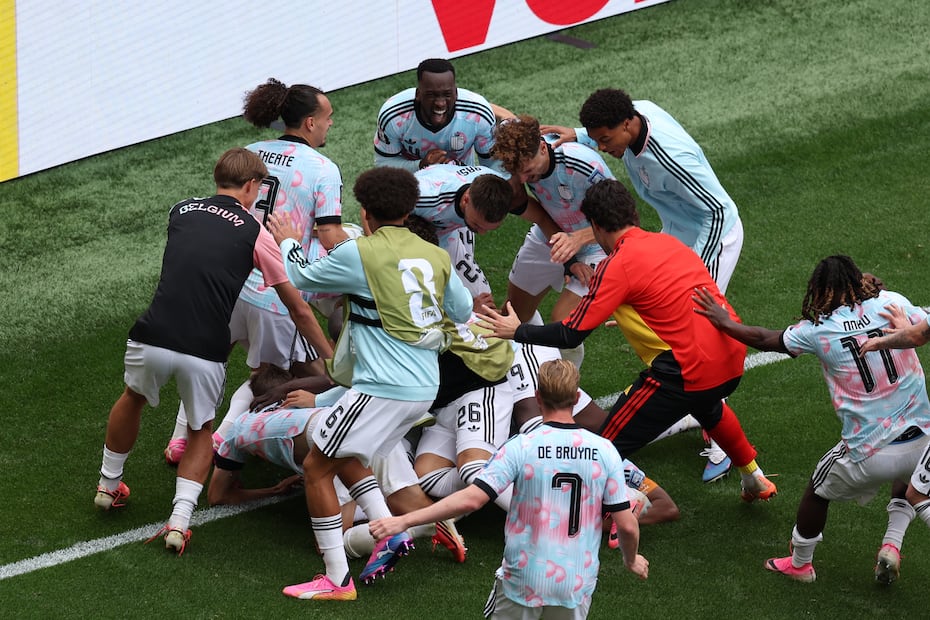 Selección de Bélgica en festejo de gol, durante los 16vos de Final del Mundial de 2026 ante Senegal - Foto: AP