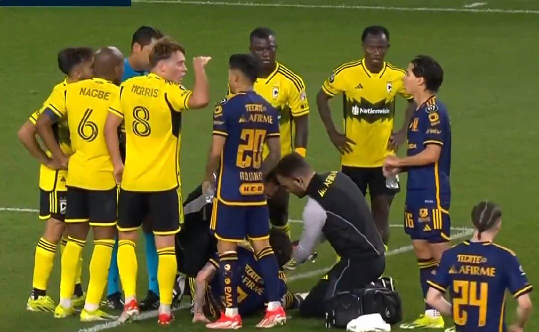 Aidan Morris se burló de la estatura de Diego Lainez y casi se arma la bronca. Foto: Especial