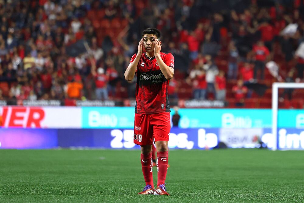 Gilberto Mora con los Xolos de Tijuana - Foto: Imago7
