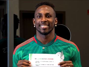 Con un cuestionario en ventanilla la Selección Mexicana da la bienvenida a Julián Quiñones