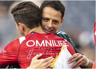 ¡Chicharito confirmado! 'Pocho' Guzmán y 'Cone' Brizuela revelaron detalles del regreso a Chivas