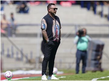 ¡Qué estilo, Turco! Mohamed salió con playera de la Virgen... ¿podría ser sancionado?