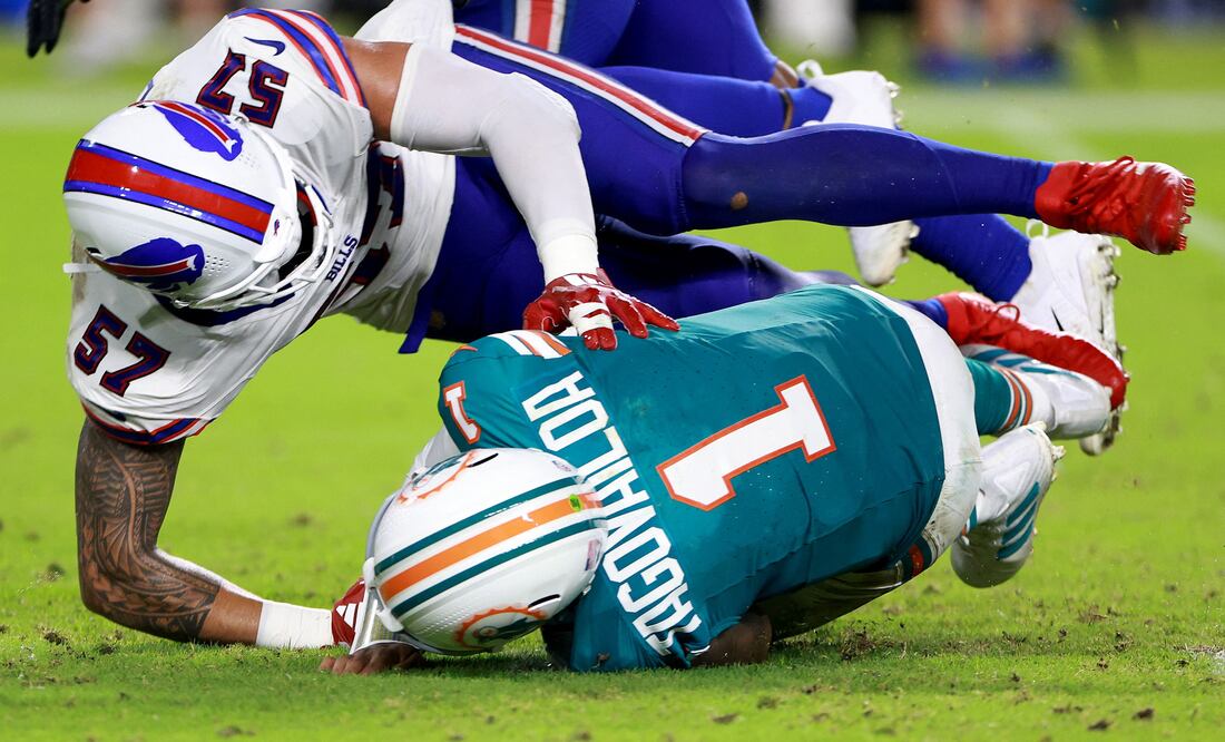 Tua Tagovailoa sufrió un fuerte golpe / Foto: AFP