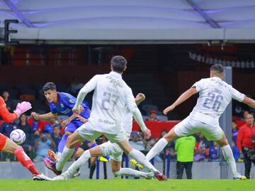 ¡Uriel Antuna está encendido! Marcó el segundo gol Cruz azul ante Juárez y ya suma cinco en el torneo