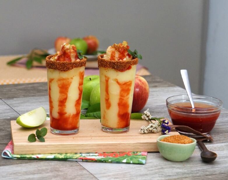 Receta para preparar un fresco Frappé de Manzana con Chamoy