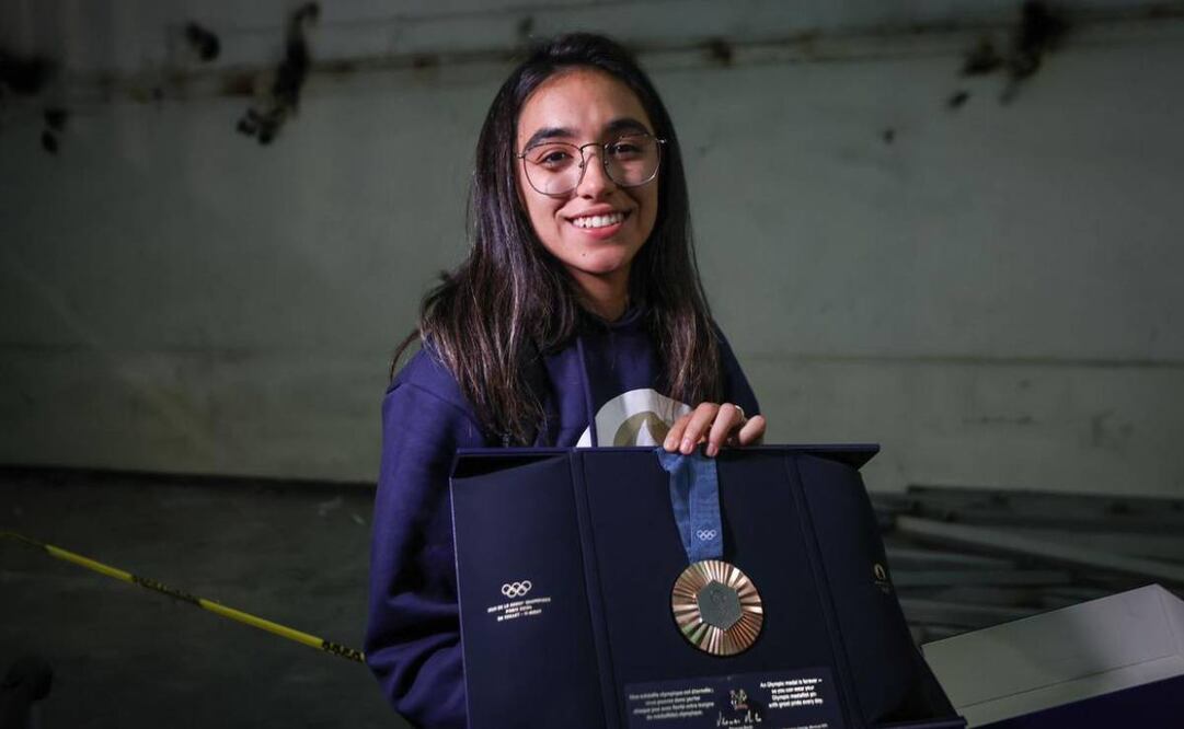 Ana Paula Vázquez, presumió su medalla obtenida en Paris 2024. Foto: Diego Simón.