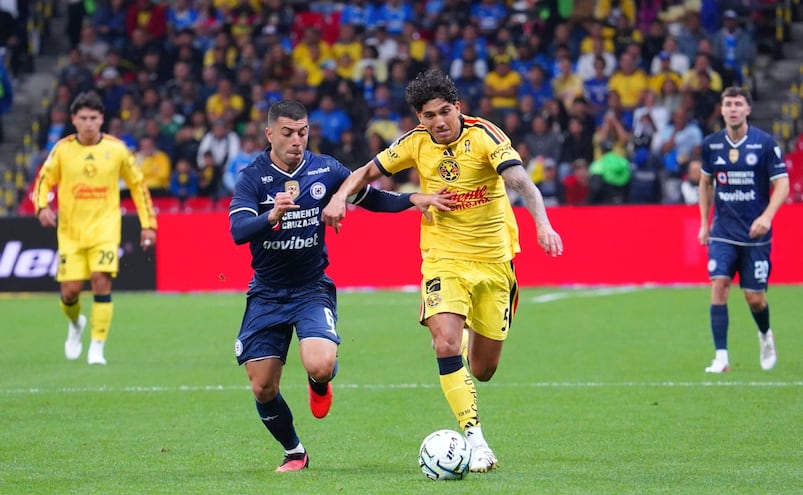 Cruz Azul se lleva el Clásico Joven tras sufrir en los últimos minutos ante América 