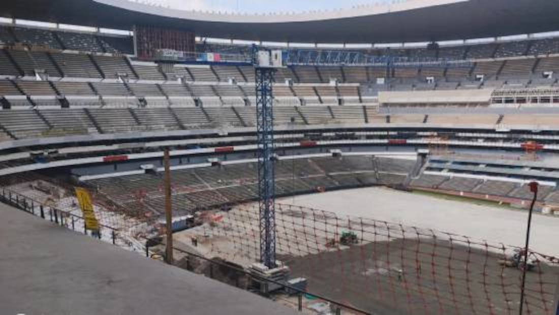 En la parte alta del Estadio Azteca ya se colocaron las nuevas butacas. Foto: mariogomez1052