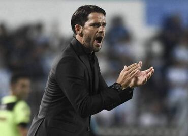 VIDEO: ¿Se acabaron las indisciplinas en Chivas? Así impone su autoridad Fernando Gago en el vestidor