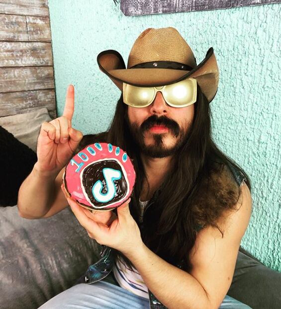 ¿Quién es el “Rey Grupero”? Conoce a la pareja de Cynthia Klitbo