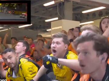 Mecánicos de McLaren insultaron a Checo Pérez y festejaron cuando chocó con Carlos Sainz