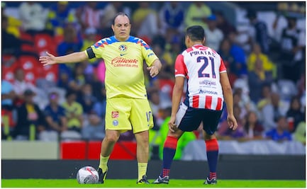 Leyendas del América derrotan a las de Chivas en el regreso de Cuauhtémoc Blanco al Estadio Azteca
