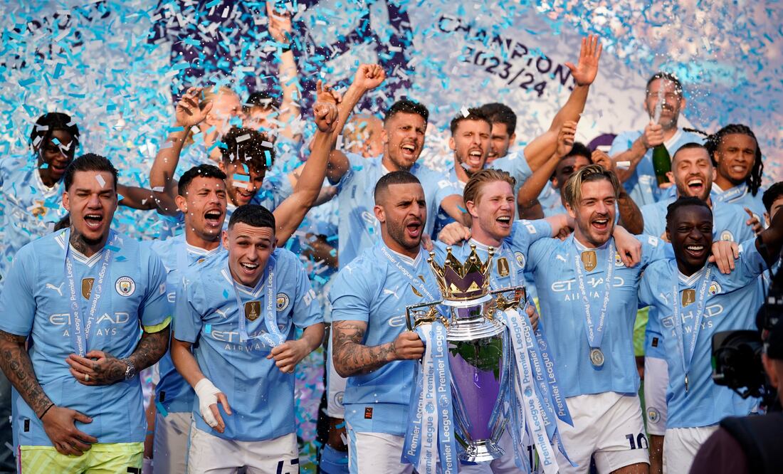 Manchester City en celebración por su título en la Premier League - Foto: AP