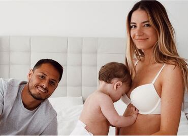 Chicharito Hernández presumió estar de viaje con su expareja Sarah Kohan y crecen los rumores de reconciliación
