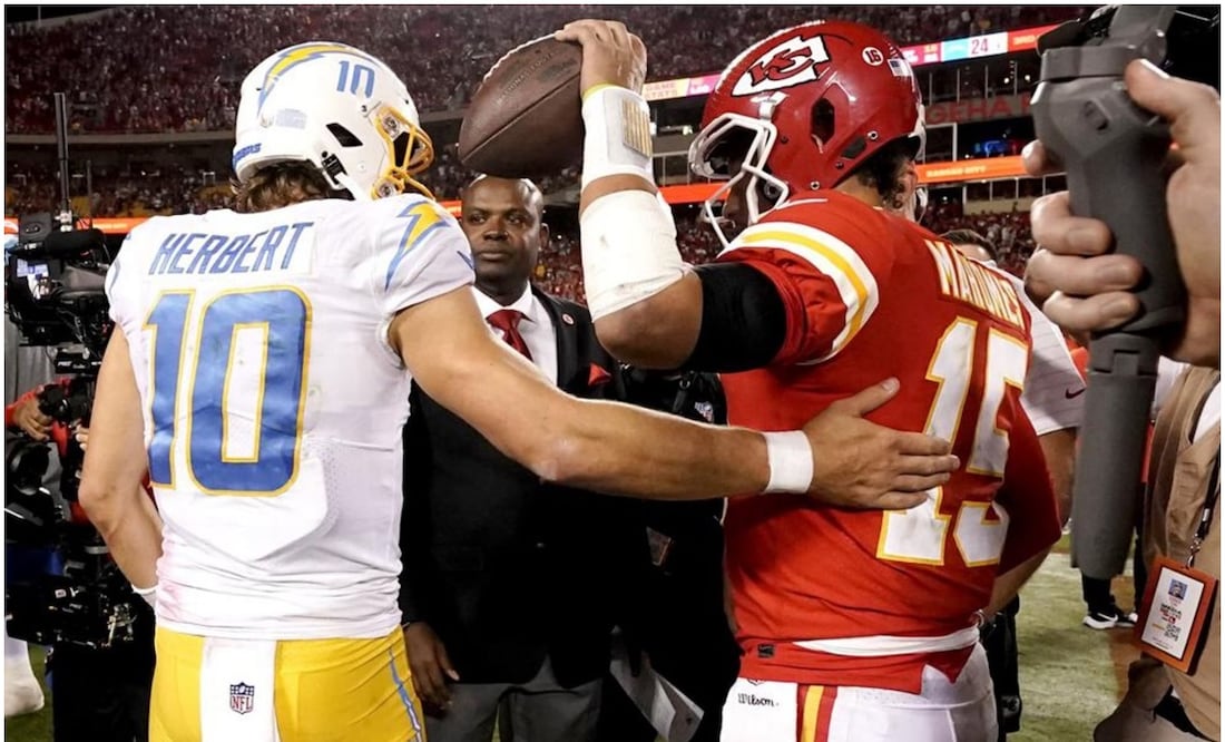 Justin Herbert y Patrick Mahomes Foto: Especial