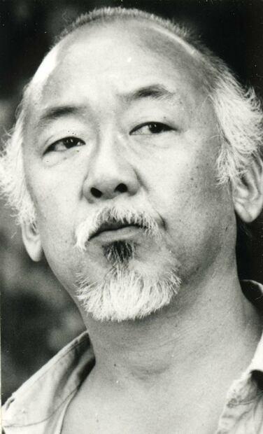 Pat Morita, el hombre que salió del hospital para ser el querido Sr. Miyagi