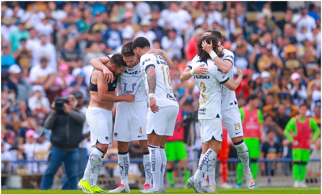 Jugadores de Pumas celebrando gol de Toto Salvio ante Juárez / FOTO: Imago7