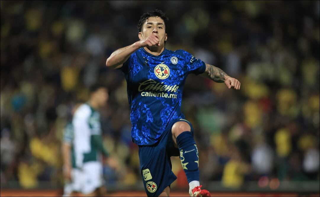 Alejandro Zendejas celebra uno de los goles del América ante Santos. FOTO: Imago7