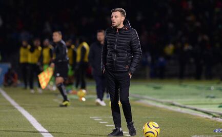 #FueraAnselmi: apenas van dos partidos y la afición ya pide que corran al entrenador de Cruz Azul