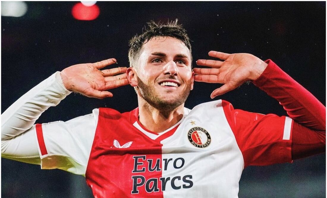 Santiago Giménez festejando un gol con Feyenoord / FOTO: AFP