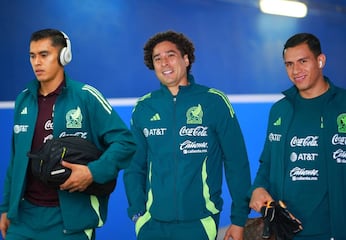 Javier Aguirre tiene dudas en la portería de México para el Mundial 2026