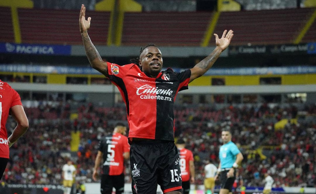 Jhon Murillo festeja el gol con el que sentenciaron a los Pumas. Foto: Imago7