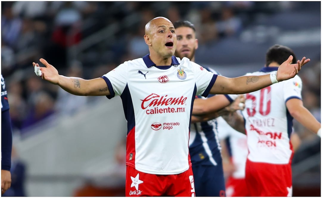 Javier Hernández con Chivas Foto: Imago7