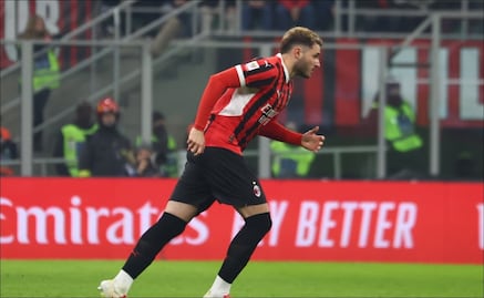 Santiago Giménez debutó con asistencia en el Milan; ingresó de cambio en la Copa de Italia