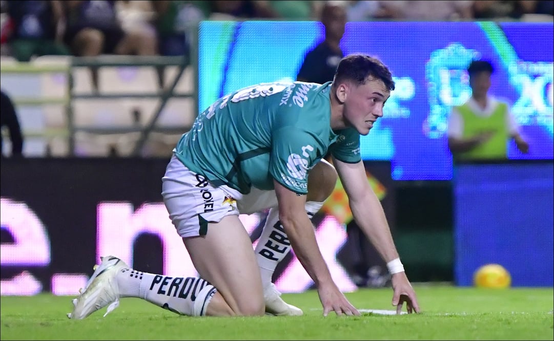 Federico Viñas se lamenta durante un partido con el León. FOTO: Imago7