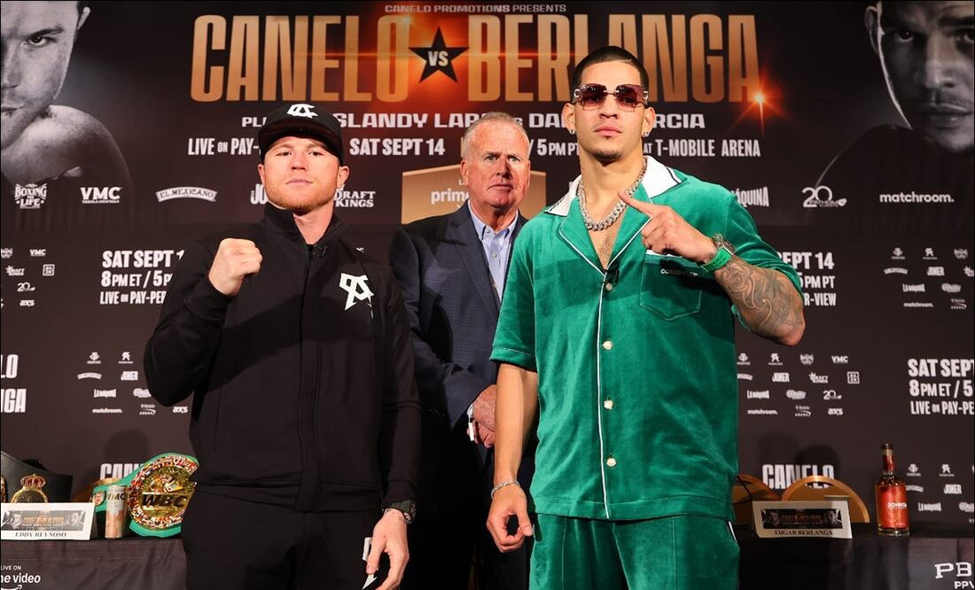 Saúl Álvarez y Édgar Berlanga en una de las conferencias previas a su pelea. FOTO: Especial