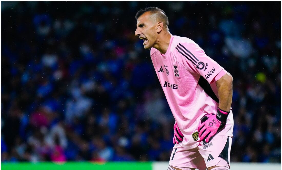 Nahuel Guzmán vs Cruz Azul Foto: Imago7