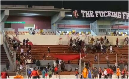 Homenaje a Daniel Osorno acabó con batalla campal de afición del Atlas