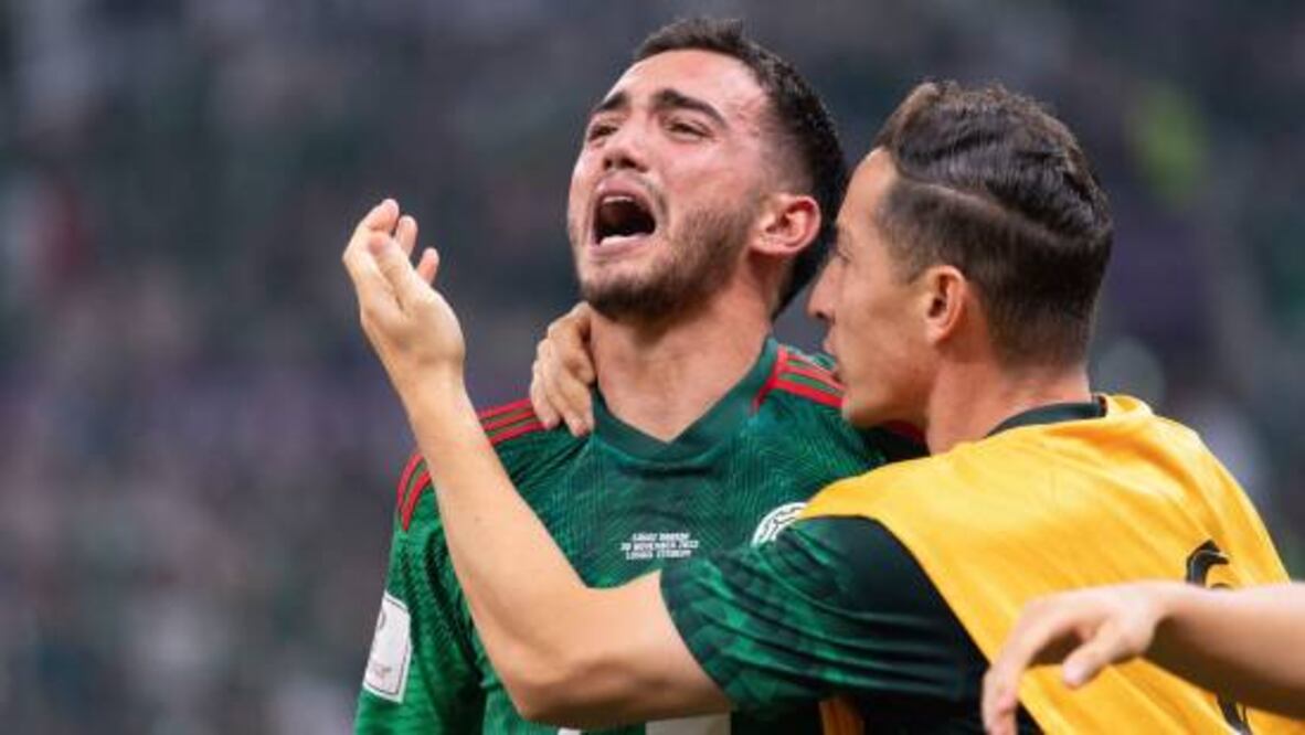 Luis Chávez no pudo contener las lágrimas de la emoción de haber marcado un golazo en el Mundial de Qatar 2022. Foto: Imago7