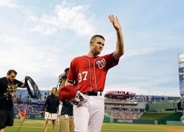 ¡La gran estafa! Lanzador de MLB, con contrato de casi 250 millones de dólares, se retiró tras abrir solo ocho juegos