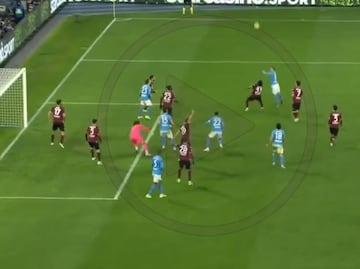 Memo Ochoa cometió un tremendo error y le dio el triunfo al Napoli sobre Salernitana