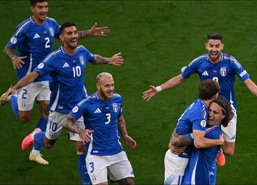 Italia campeón de la Eurocopa abre su participación con victoria