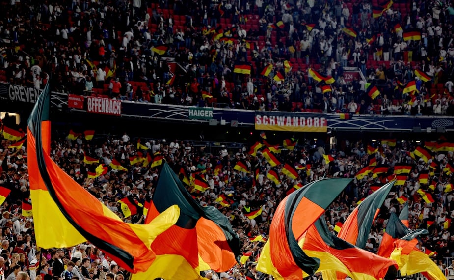 Aficionados alemanes en el encuentro de UEFA Nations League ante Serbia / Foto: EFE