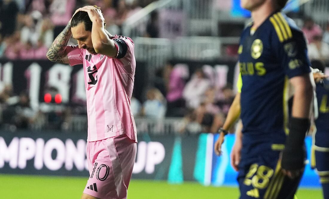 Lionel Messi en lamento, durante la goleada que Inter Miami recibió por parte de los Vancouver Whitecaps - Foto: AP