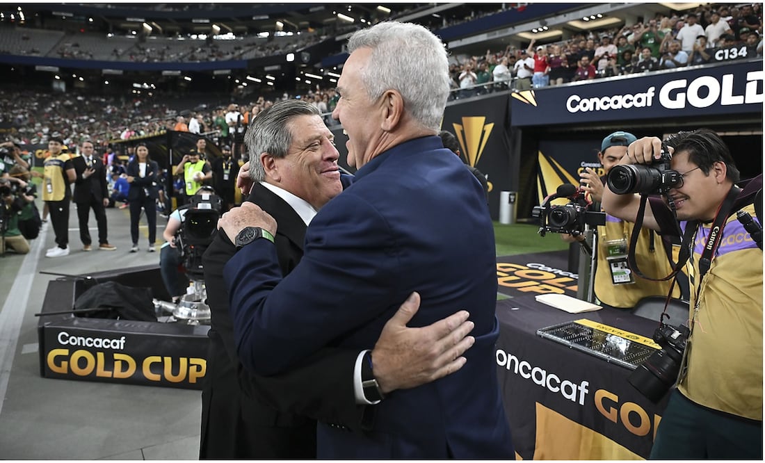 Javier Aguirre junto a Miguel Herrera Foto: Imago7