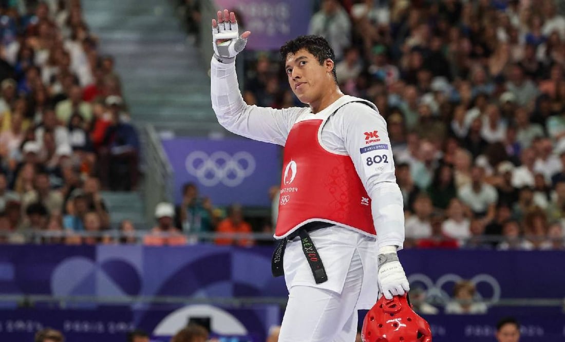 El narrador de Claro Sports cometió un error en el combate de Carlos Sansores. Foto: Especial