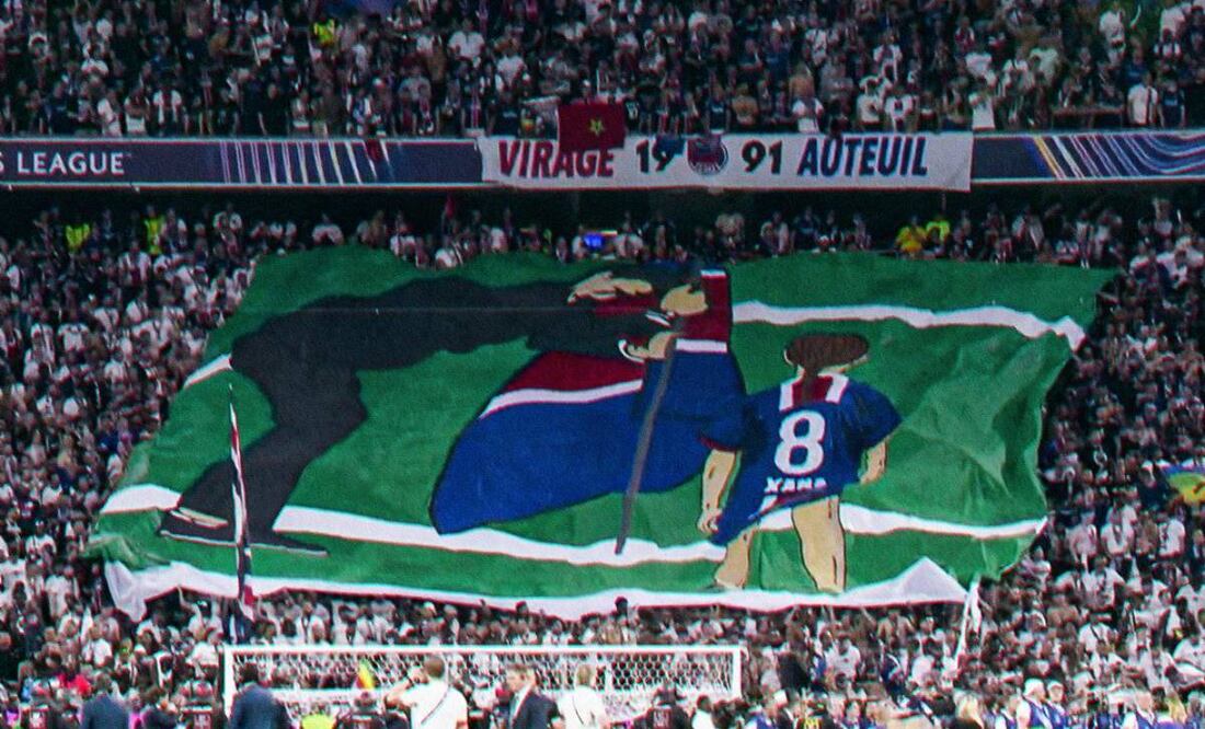 Este es el tifo que le dedicó la afición del PSG a Xana, hija de Luis Enrique que falleció en 2019. Foto: Especial