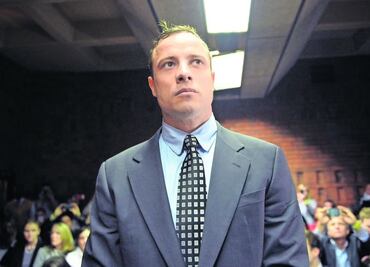 Oscar Pistorius recibe libertad condicional tras ser acusado de asesinar a su novia en 2013