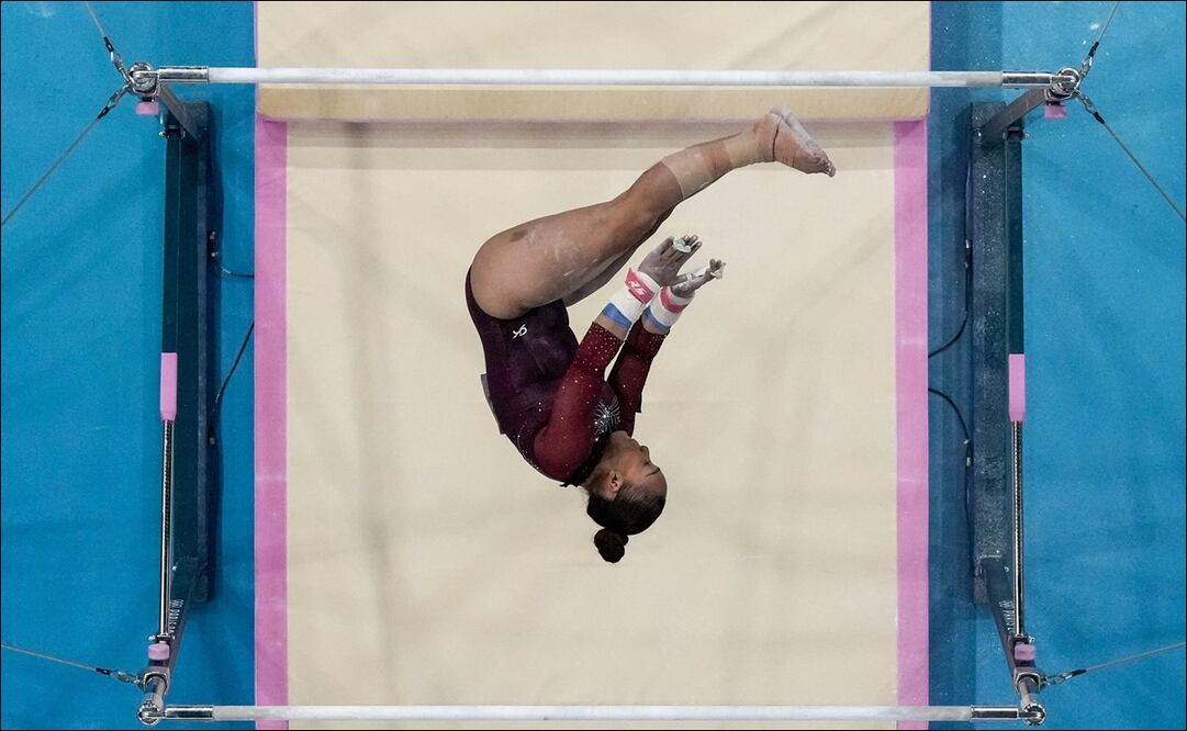 Natalia Escalera, durante sus evoluciones en la justa de París 2024. FOTO: AP