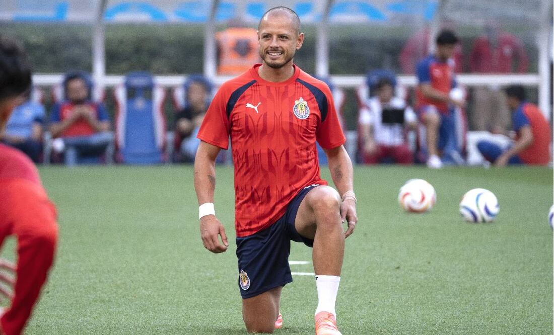 Chicharito Hernández, en la previa de un partido de las Chivas en el Clausura 2024. Foto: Imago7