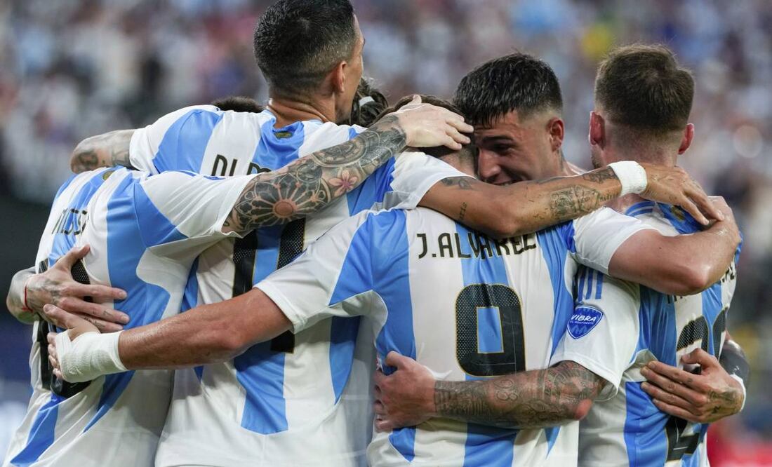 La respuesta del jugador será luego de terminar la Copa América. Foto: AP.