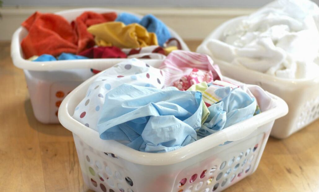 5 consejos para lavar ropa nueva y de color sin dañarla 