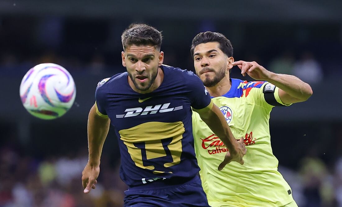 Lisandro Magallán y Henry Martín en un Pumas vs América en el Apertura 2023 / FOTO: Imago7