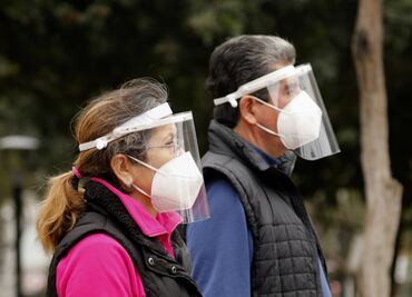 Las mascarillas con válvula y las caretas NO impiden la propagación del Covid-19