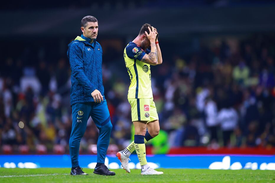 Ciudad de México, 27 de noviembre de 2021. Miguel Layún en lamento, durante el partido de vuelta de los cuartos de final del torneo Grita México Apertura 2021 de la Liga BBVA MX, entre Águilas del América y los Pumas de la UNAM, celebrado en el Estadio Azteca. Foto: Imago7/Eloisa Sánchez 