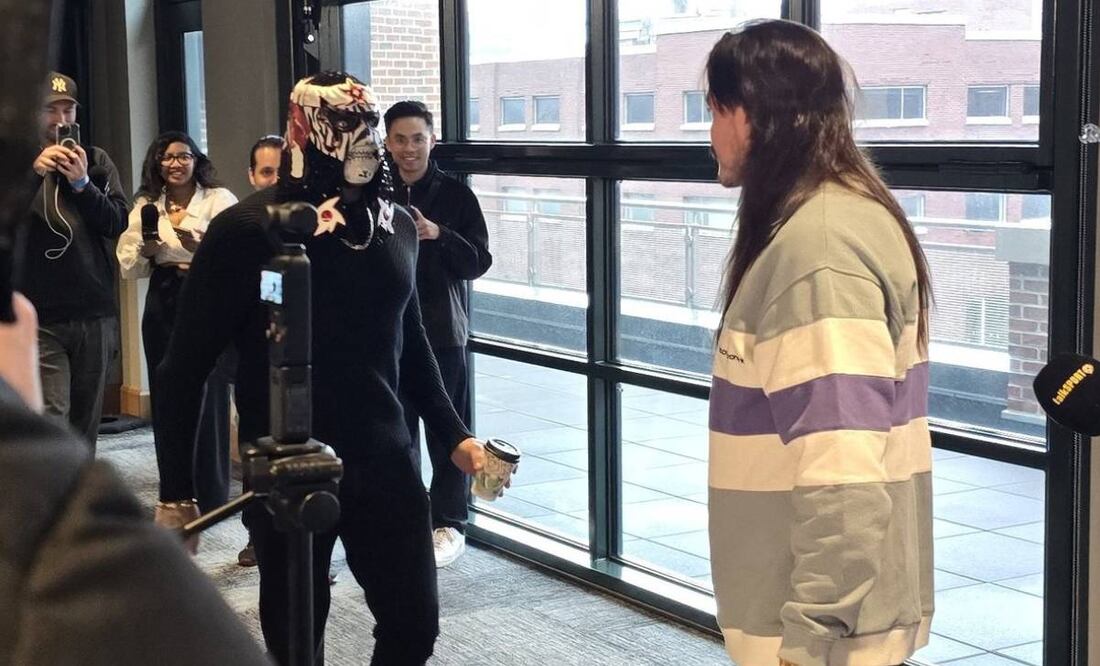 Penta Zero Miedo y Dominik Mysterio se confrontaron en el día de medios previo a Royal Rumble de la WWE. Foto: Especial